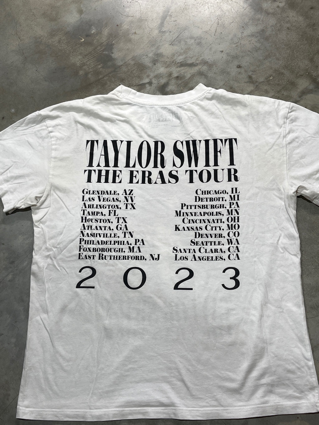 Taylor Swift Preowned Medium T-shirt