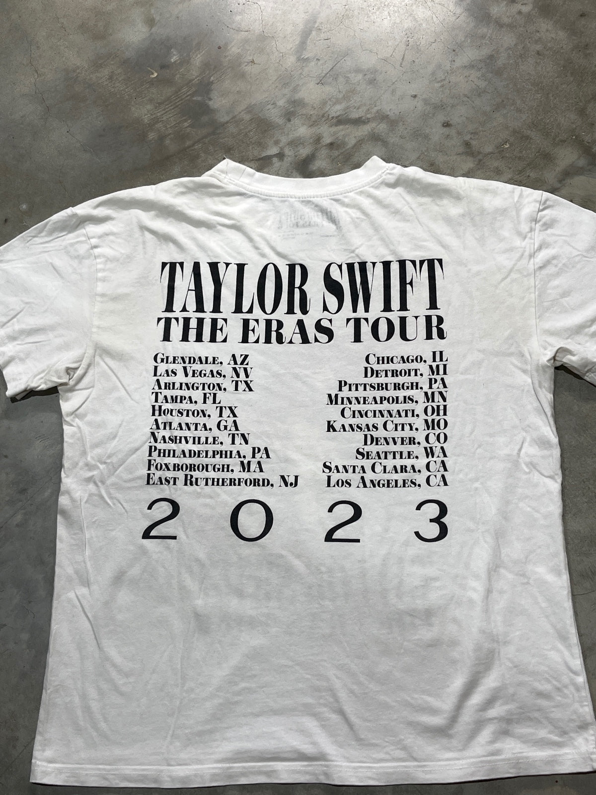 Taylor Swift Preowned Medium T-shirt