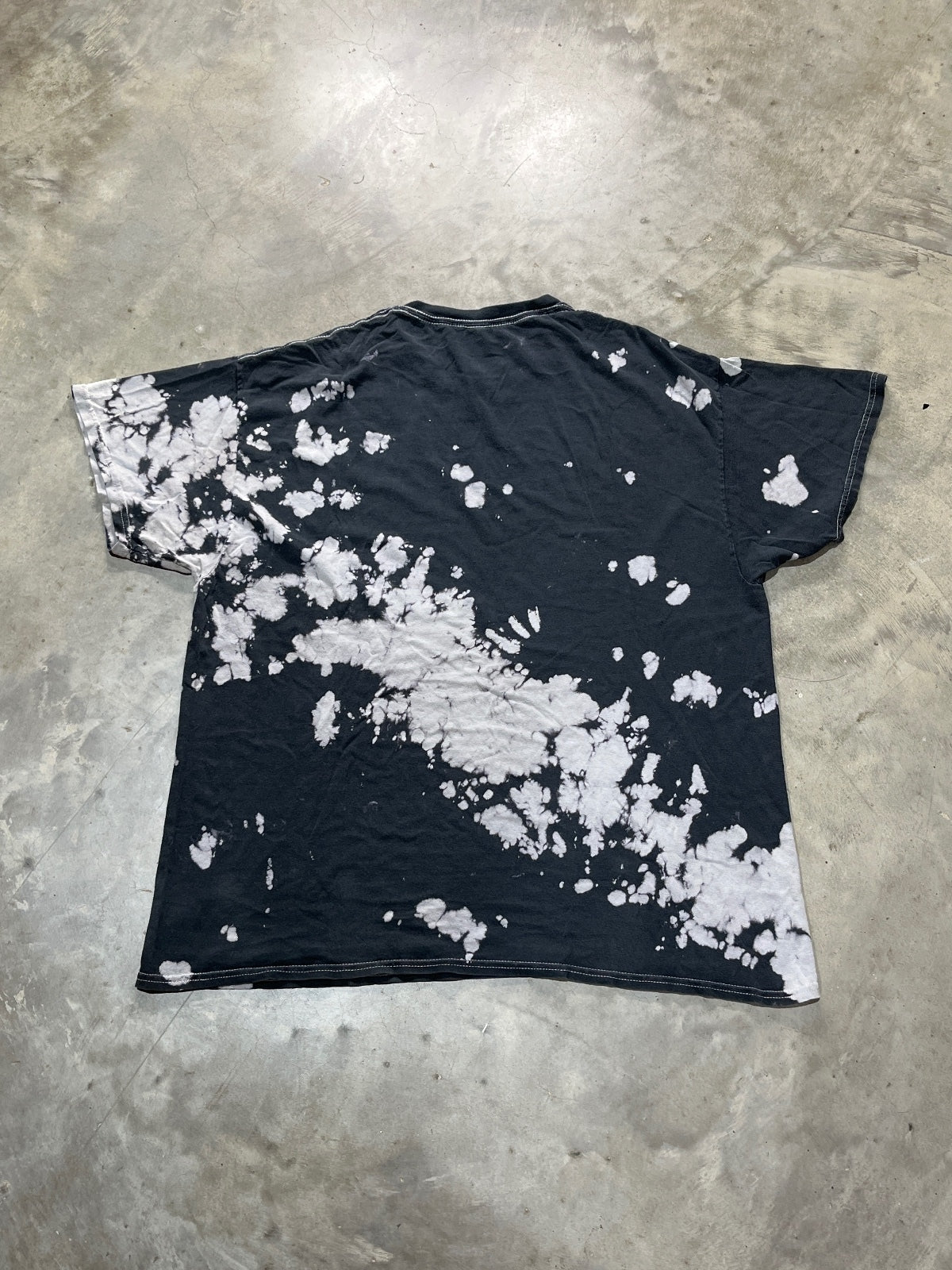 Pink Floyd Preowned Large Tie Dye T-shirt