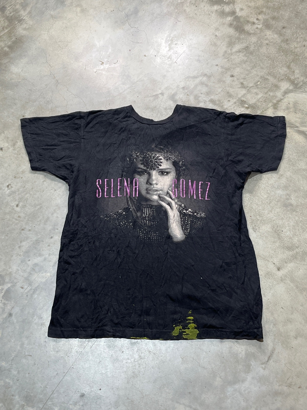 Selena Gomez Preowned Medium T-shirt