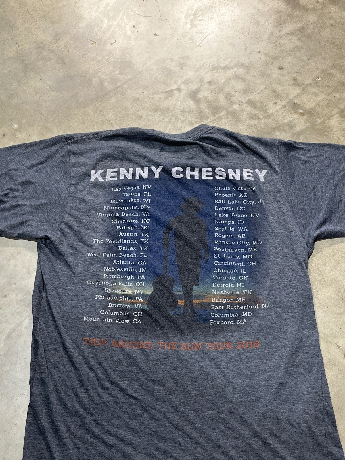 Kenny Chesney Preowned Medium T-shirt