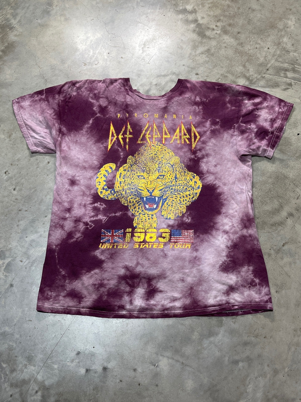 Def Leppard Preowned Large Tie Dye T-shirt