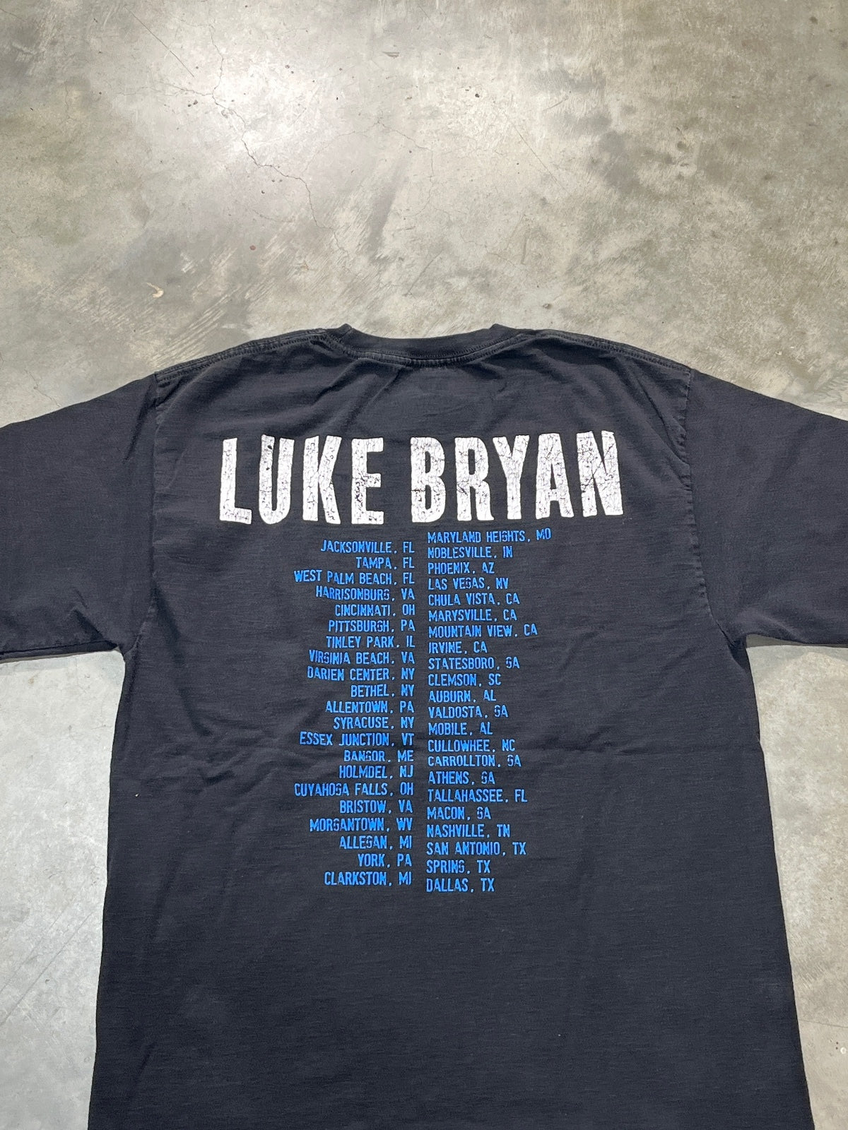 Luke Bryan Preowned Medium T-shirt