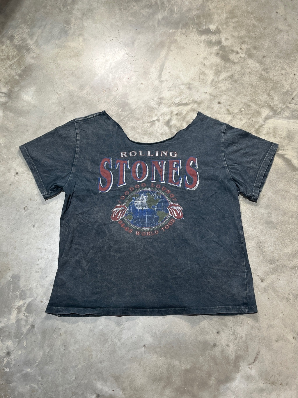 The Rolling Stones Preowned Large Cropped Neckline T-Shirt