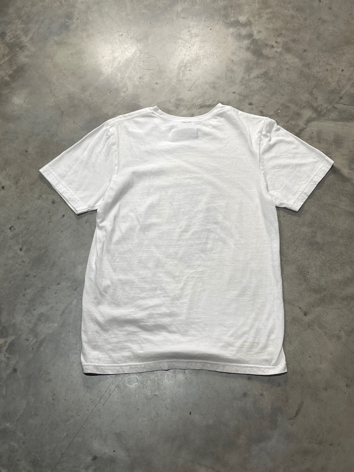 But**ole Surfers Preowned Small T-Shirt
