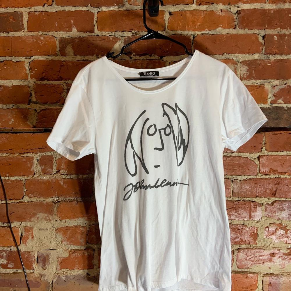 John Lennon Xlarge white graphic preowned T-shirt
