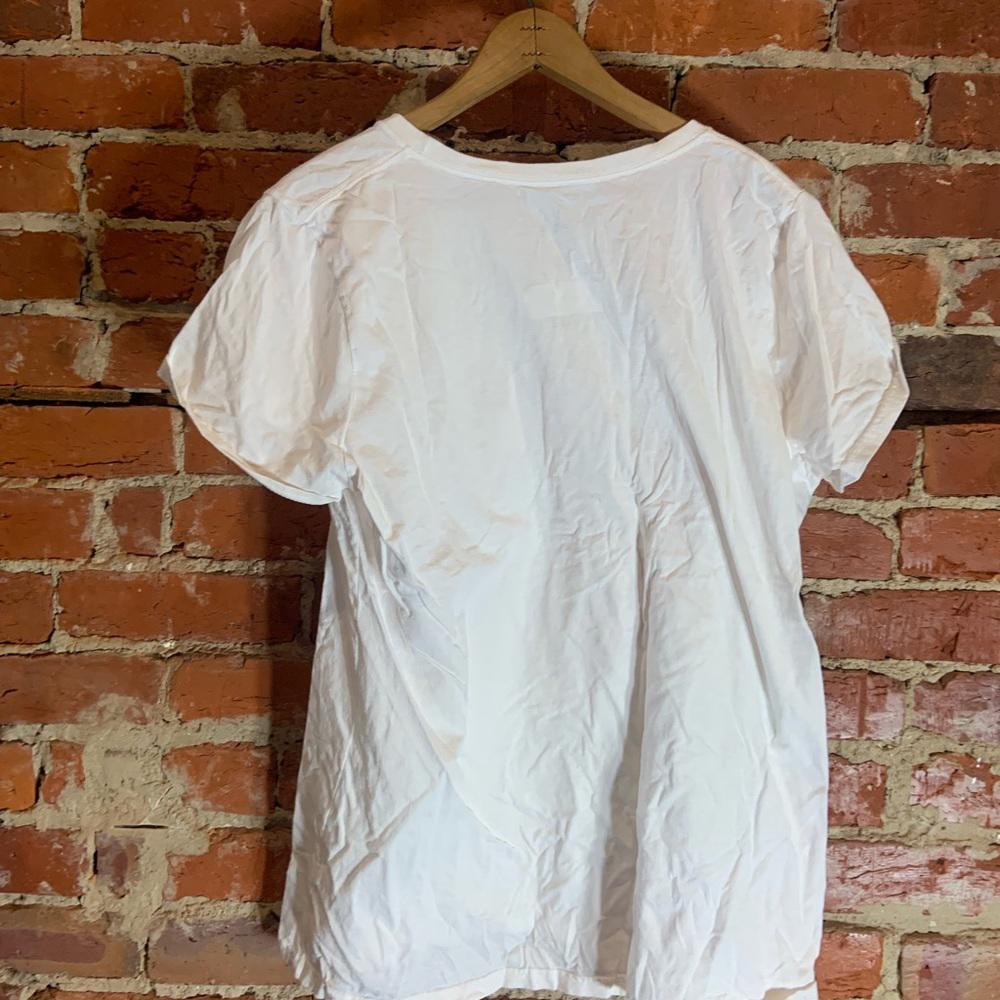 Music land ladies 2XLarge white graphic preowned T-shirt