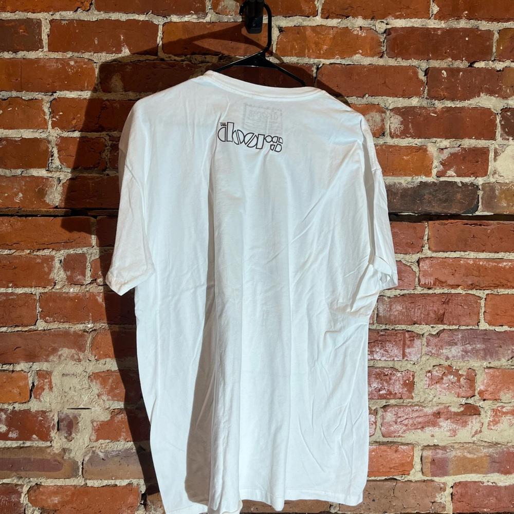 The doors xlarge white graphic vintage preowned tshirt