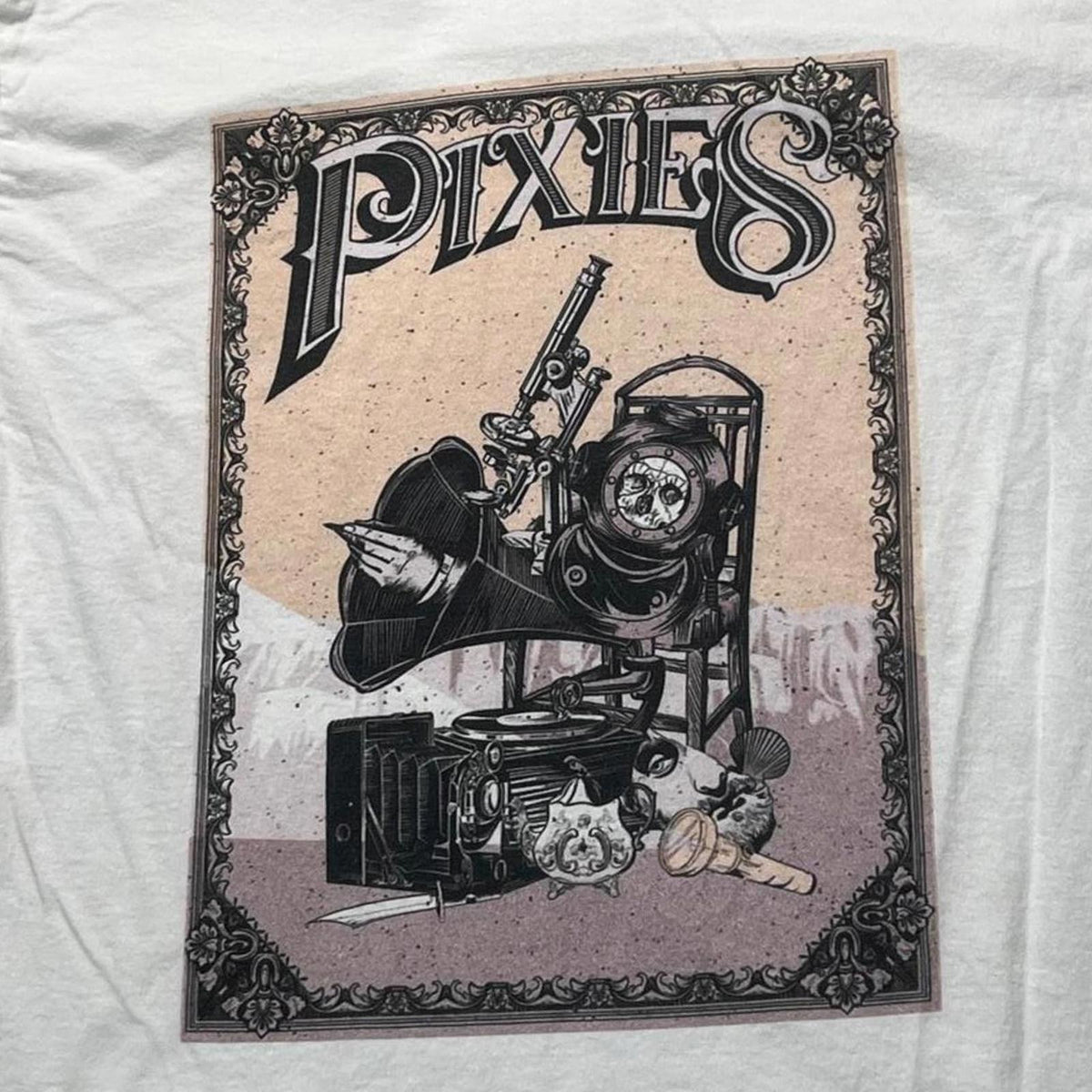 Pixies Preowned XL T-shirt