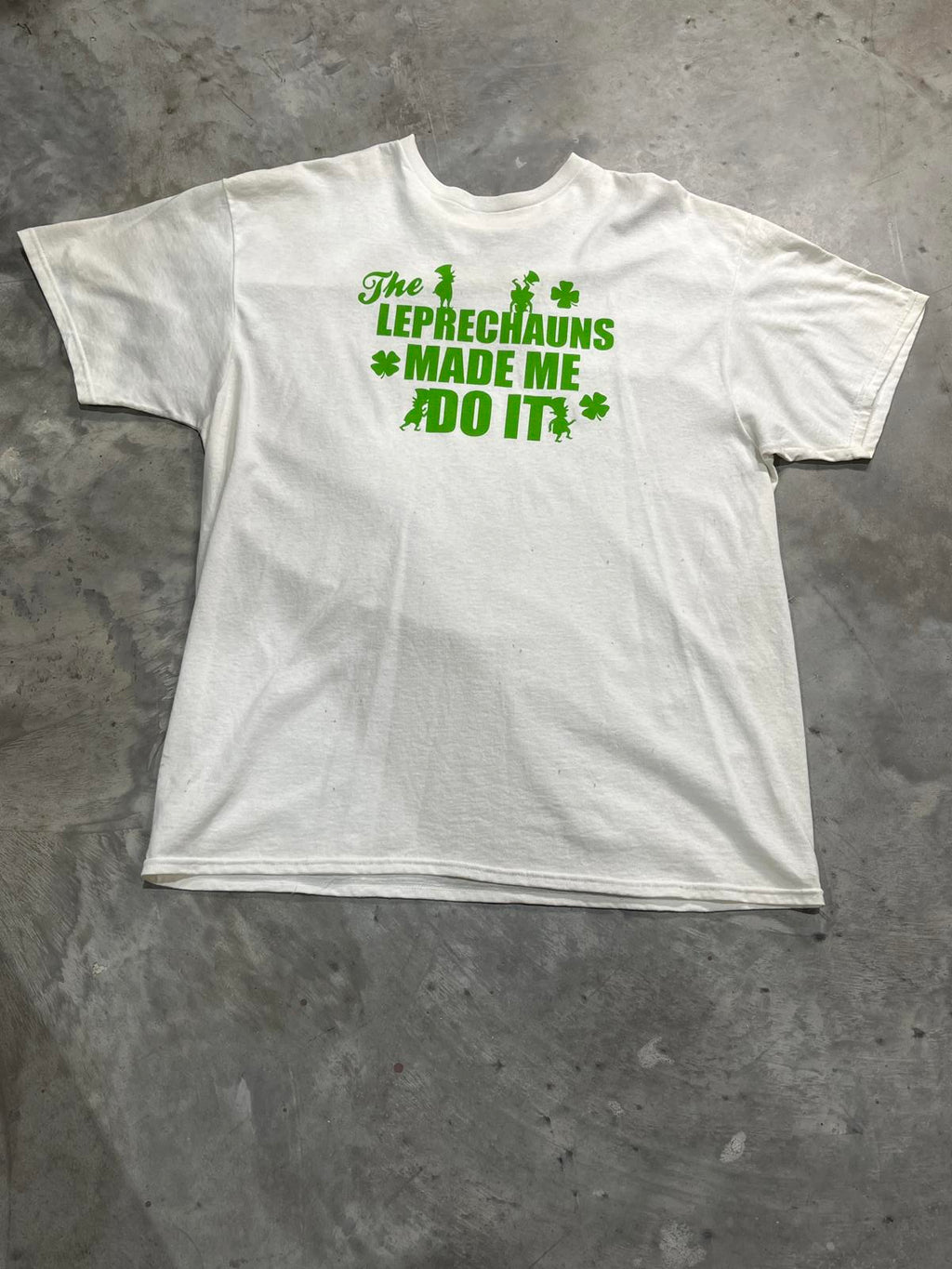 Leprechauns Made Me Do It Preowned XL Graphic T-shirt