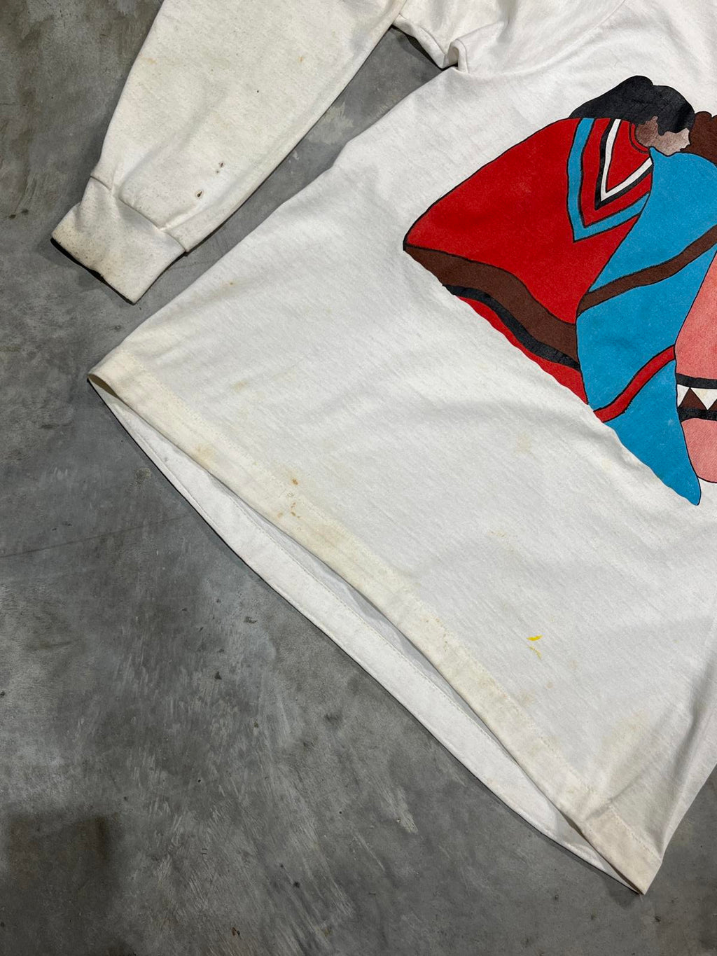 3 Native American Women Preowned Large Graphic T-shirt