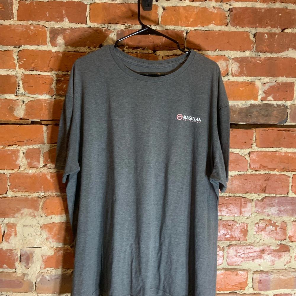 Magellan 2XLarge grey graphic preowned T-shirt