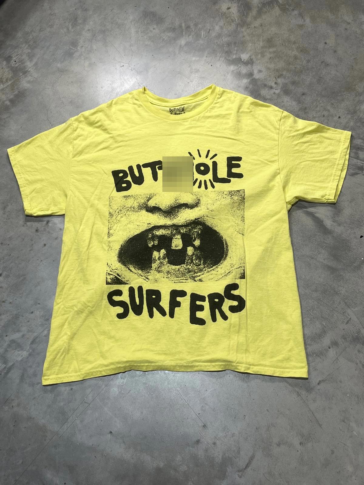 But**ole Surfers Preowned XL T-shirt