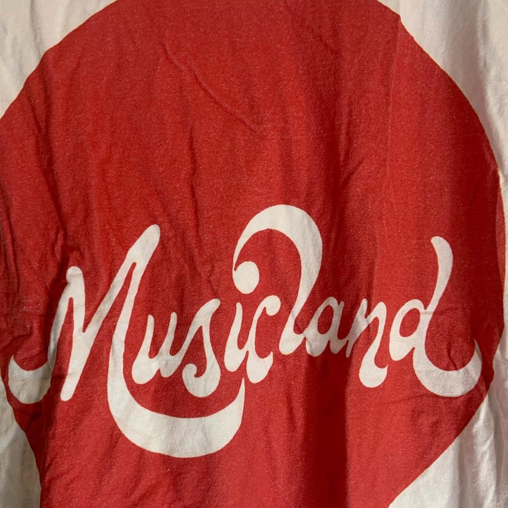 Music land ladies 2XLarge white graphic preowned T-shirt