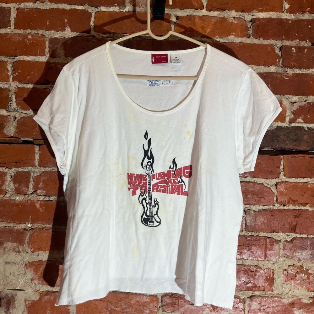 Flaming axe fest 2xlarge white graphic vintage preowned tshirt