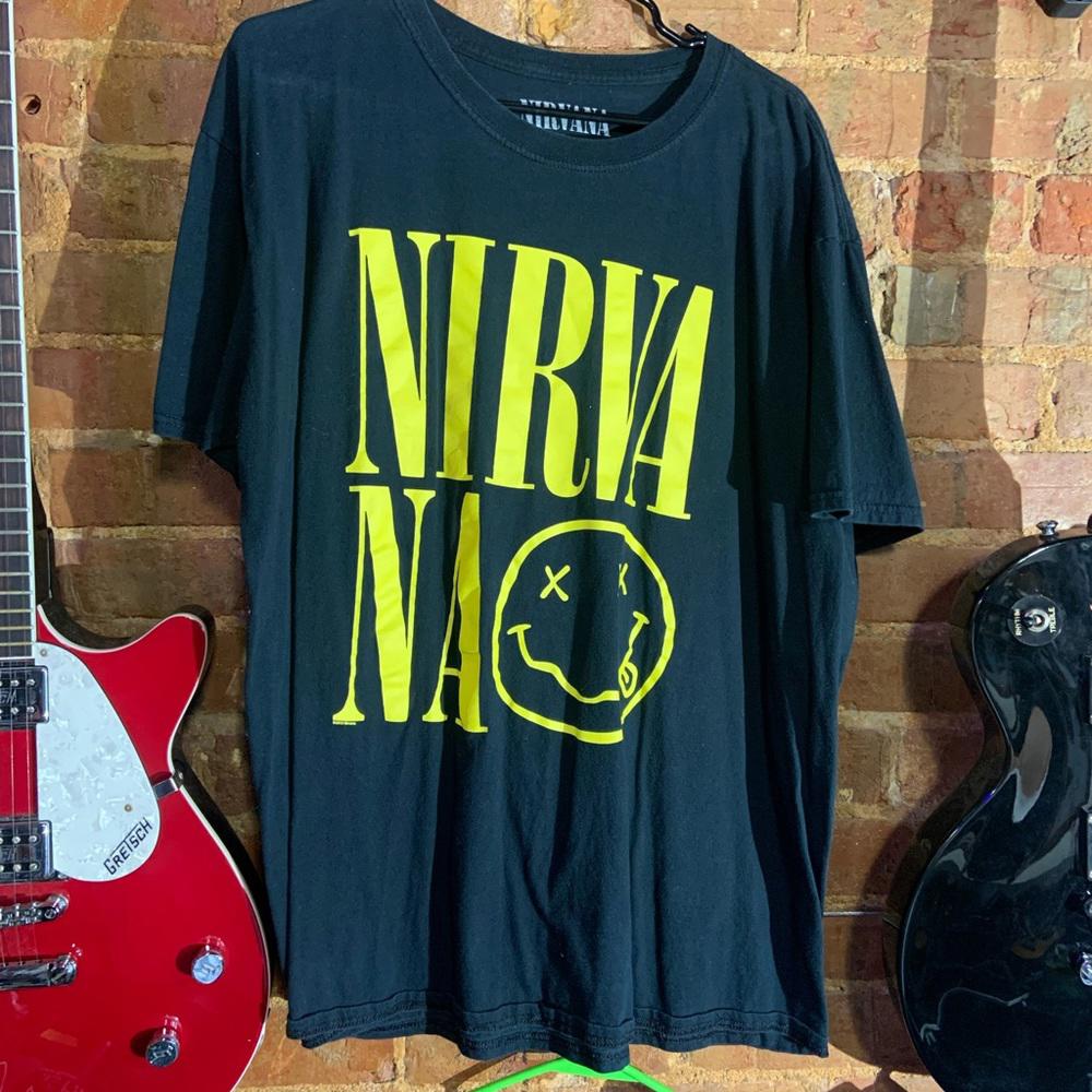 Nirvana 2XLarge black graphic vintage T-shirt