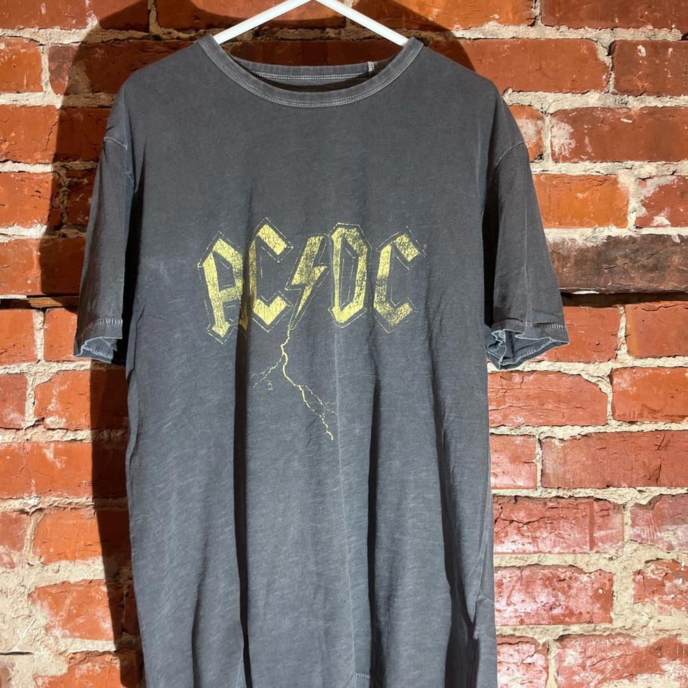 Acdc medium grey graphic vintage preowned tshirt