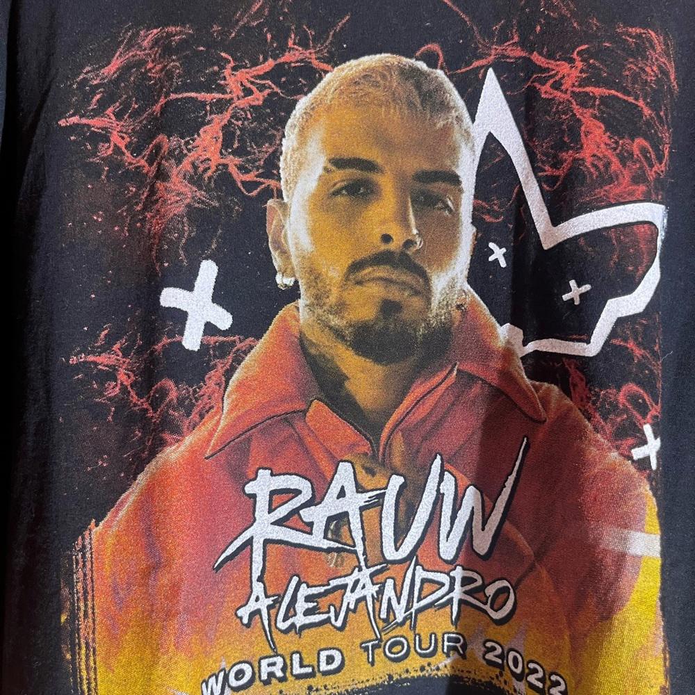 Rauw Alejandro xlarge black graphic vintage preowned tshirt