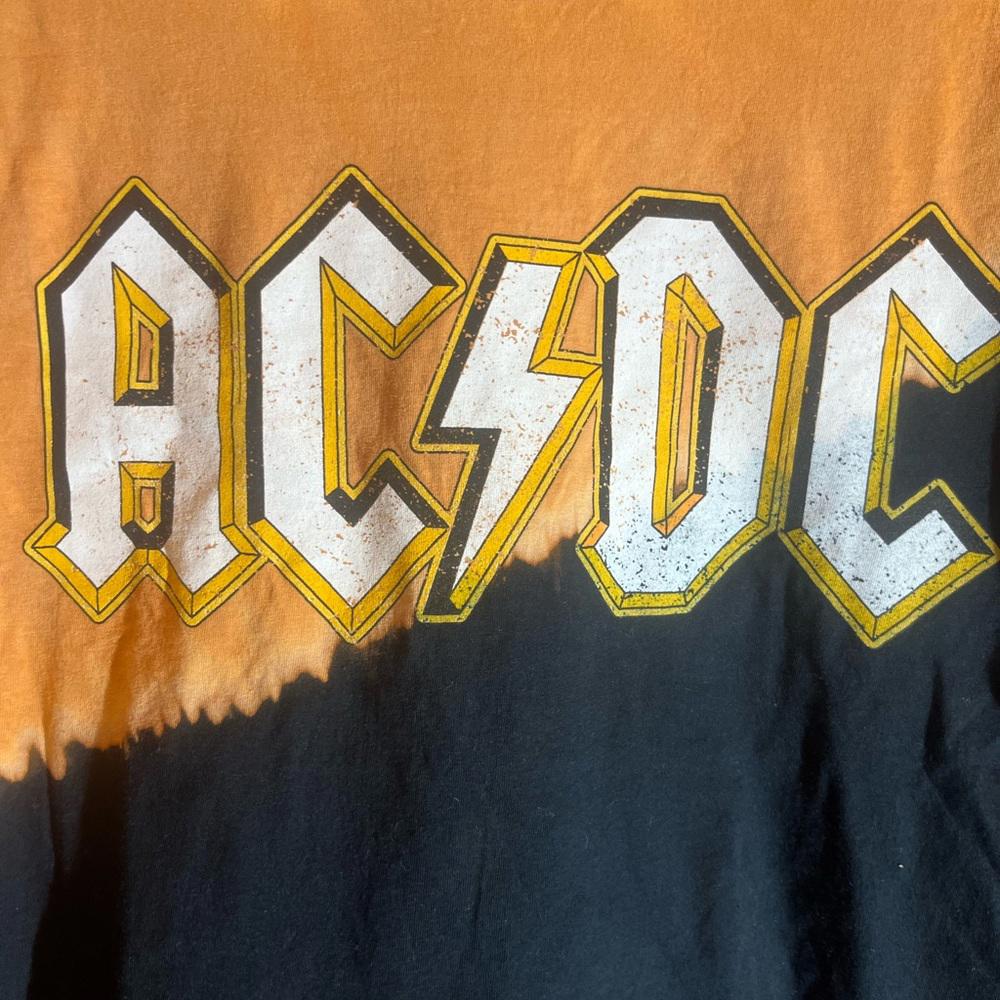 Acdc large black graphic crop top vintage preowned tshirt