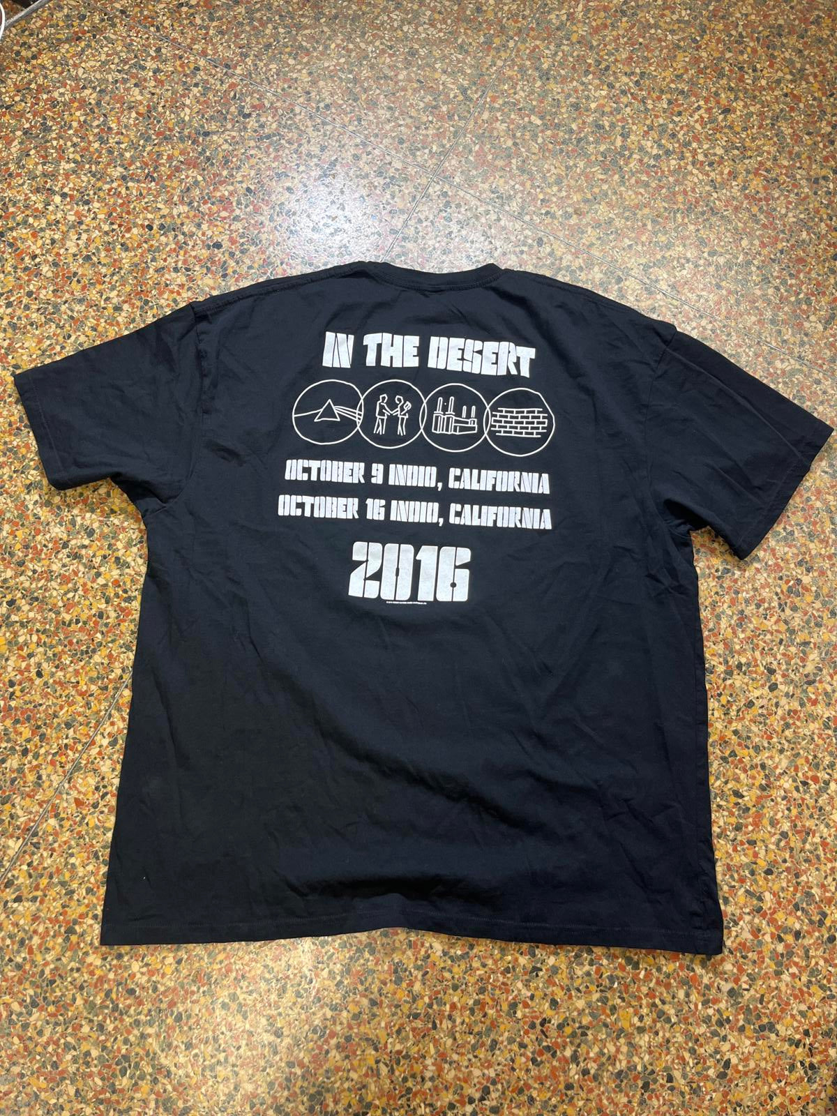 Roger Waters PreOwned 2XL Band tshirt