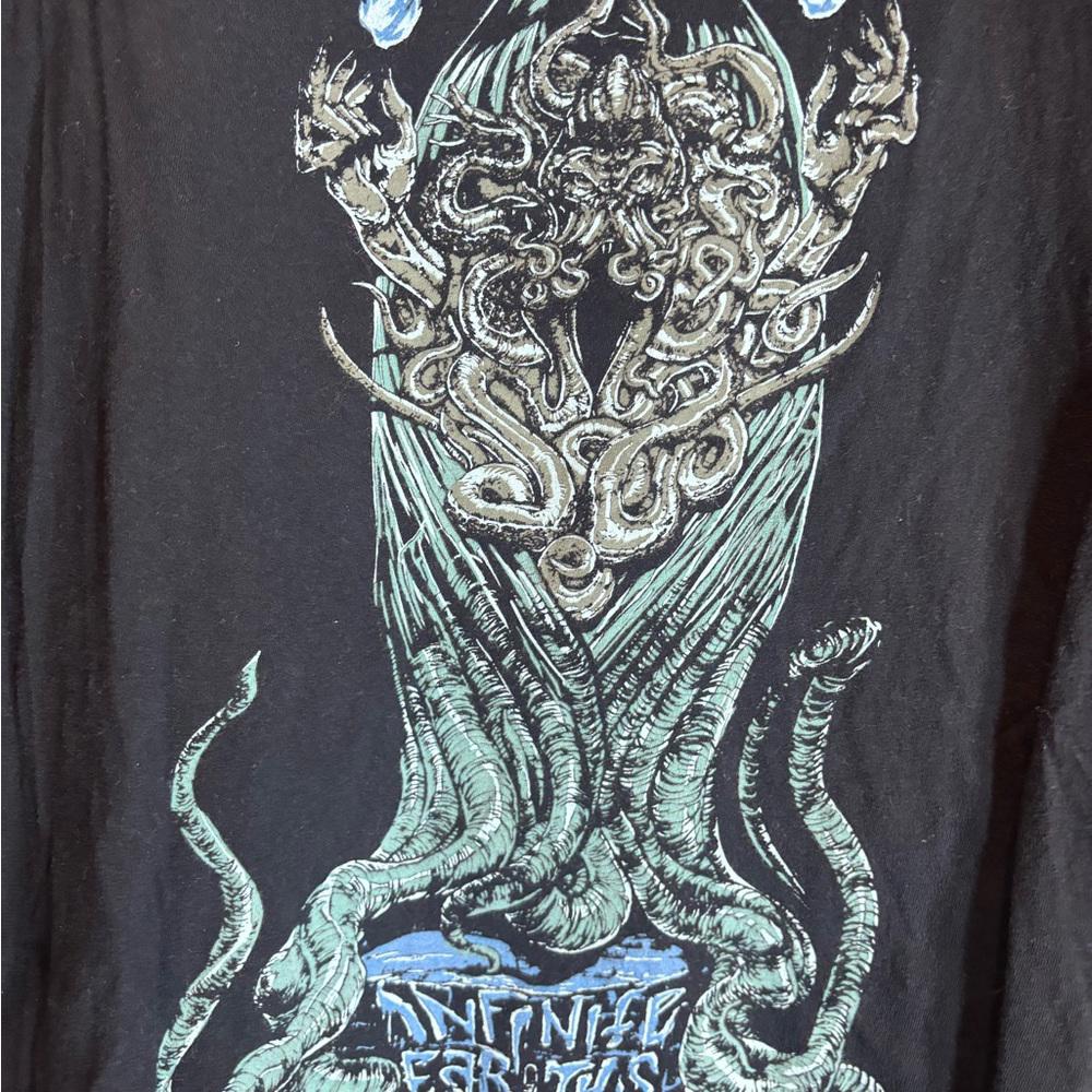 Infinite earths 2xlarge black graphic vintage preowned tshirt