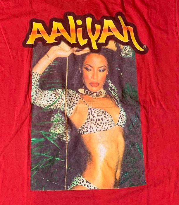 Aaliyah Preowned Medium T-shirt