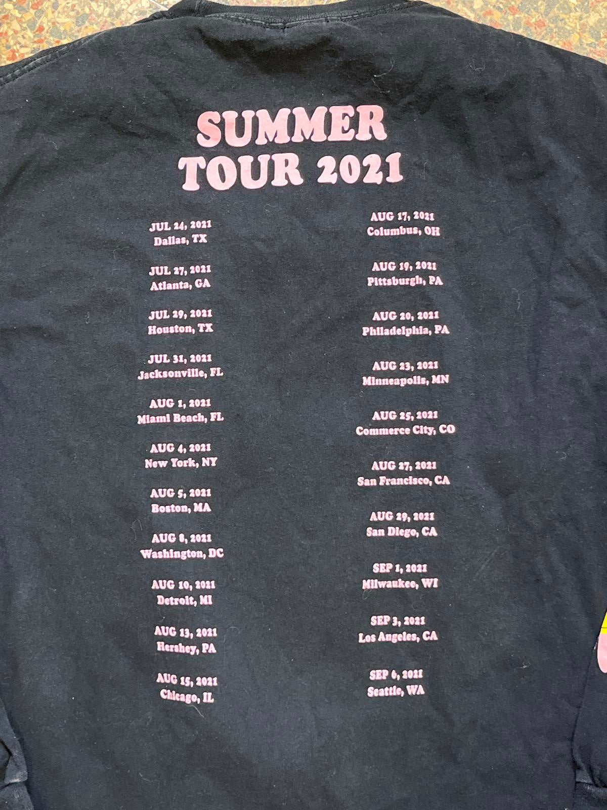 Fall out boy medium preowned tshirt