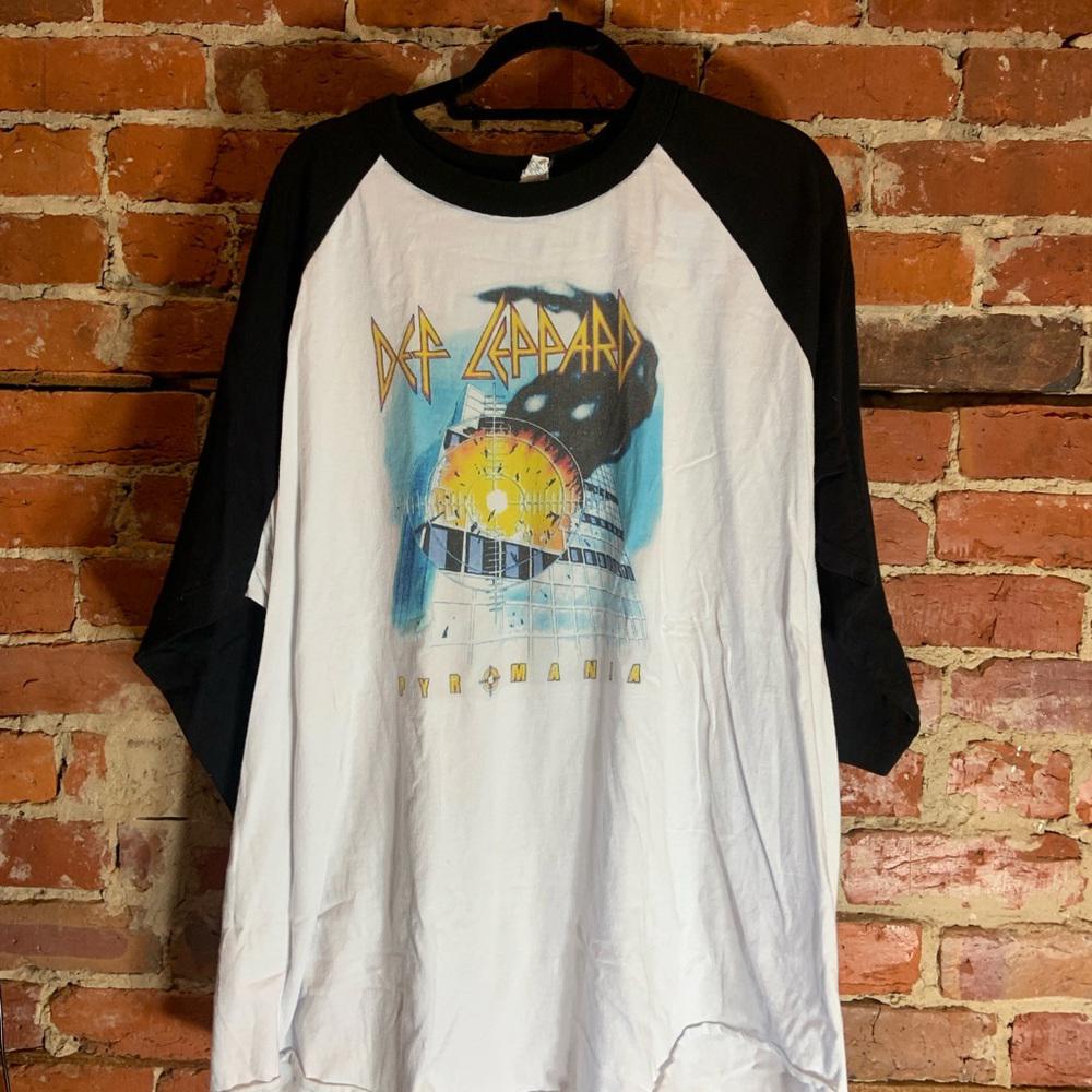 Def Leppard 3xlarge white graphic preowned T-shirt