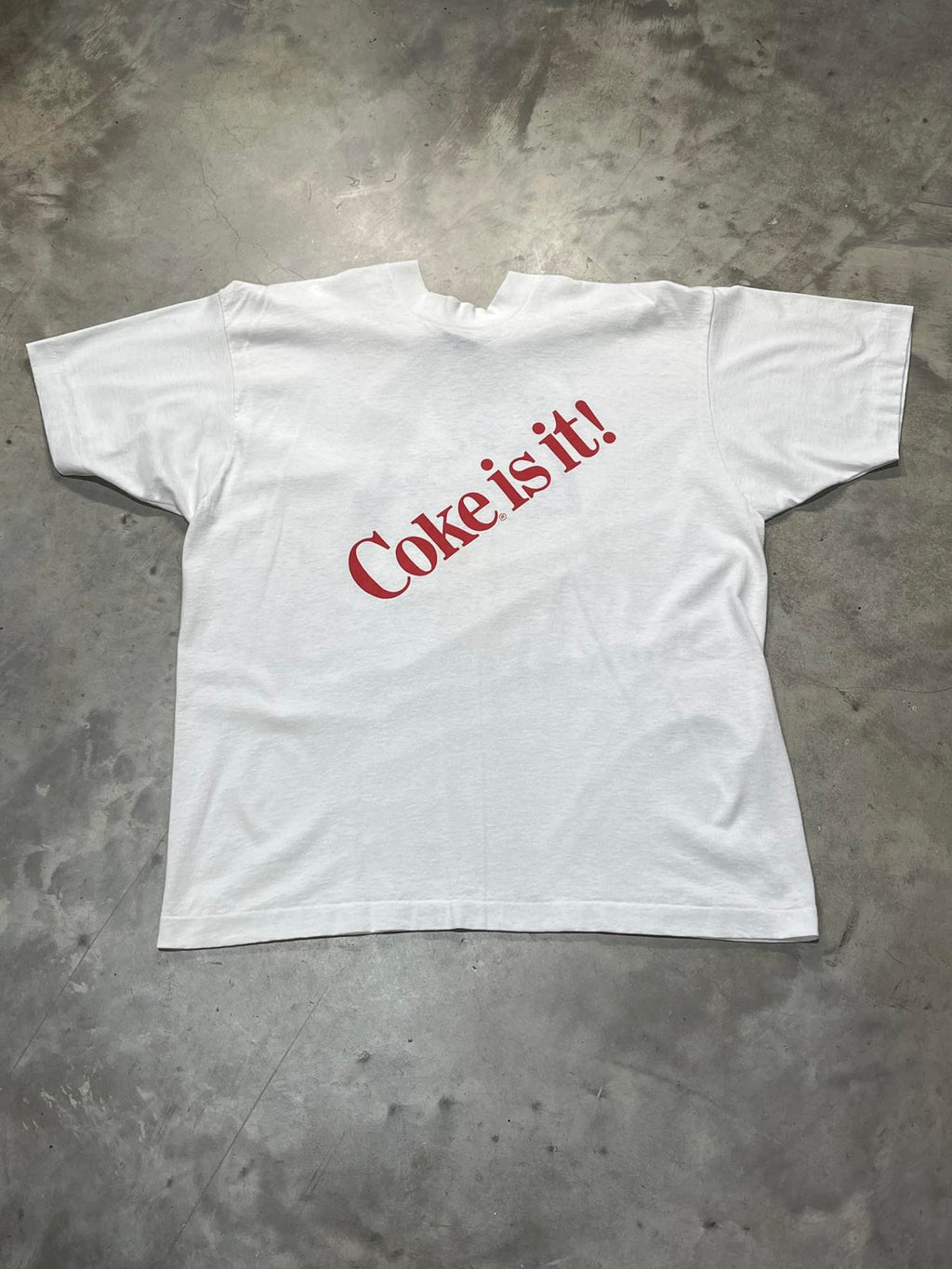 Vintage Coke Is It Preowned XL T-shirt