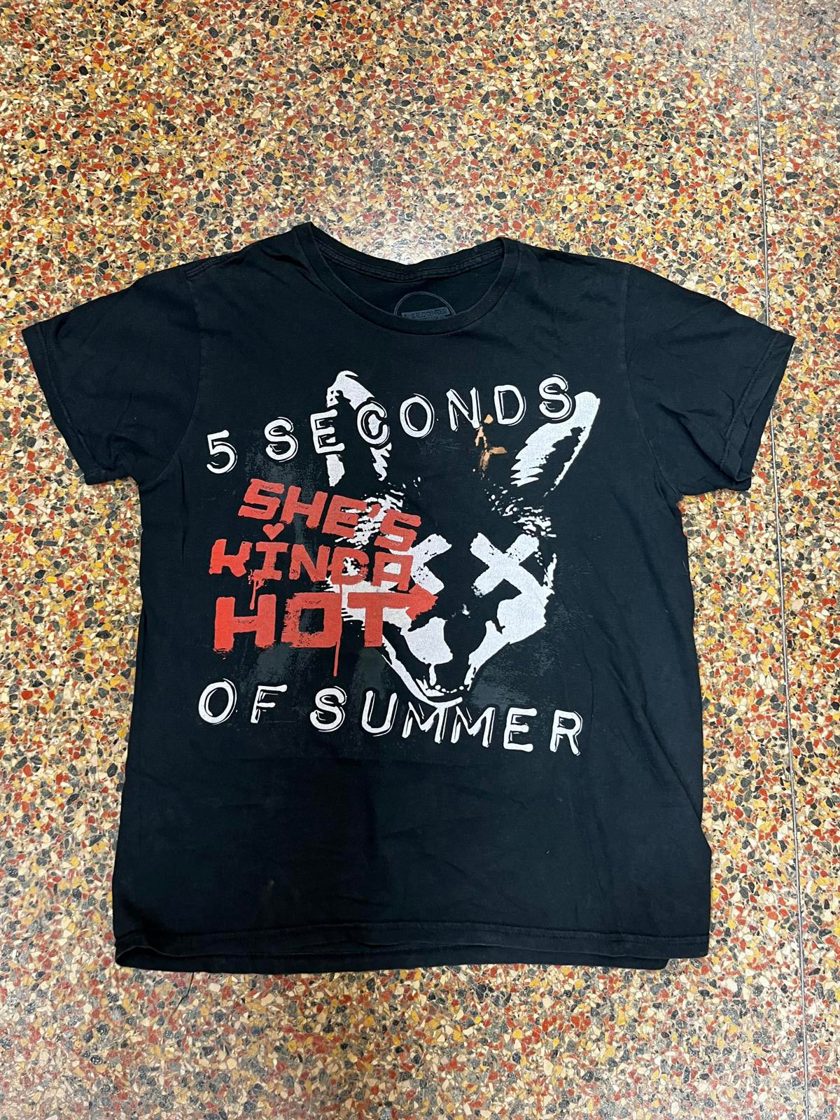 5 Seconds Of Summer preowned tshirt