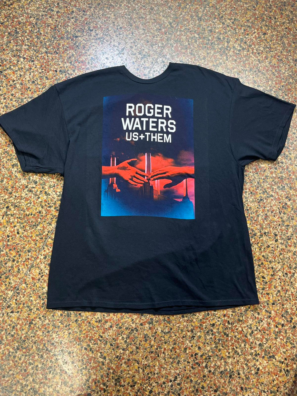 Roger Waters PreOwned 2XL Band tshirt
