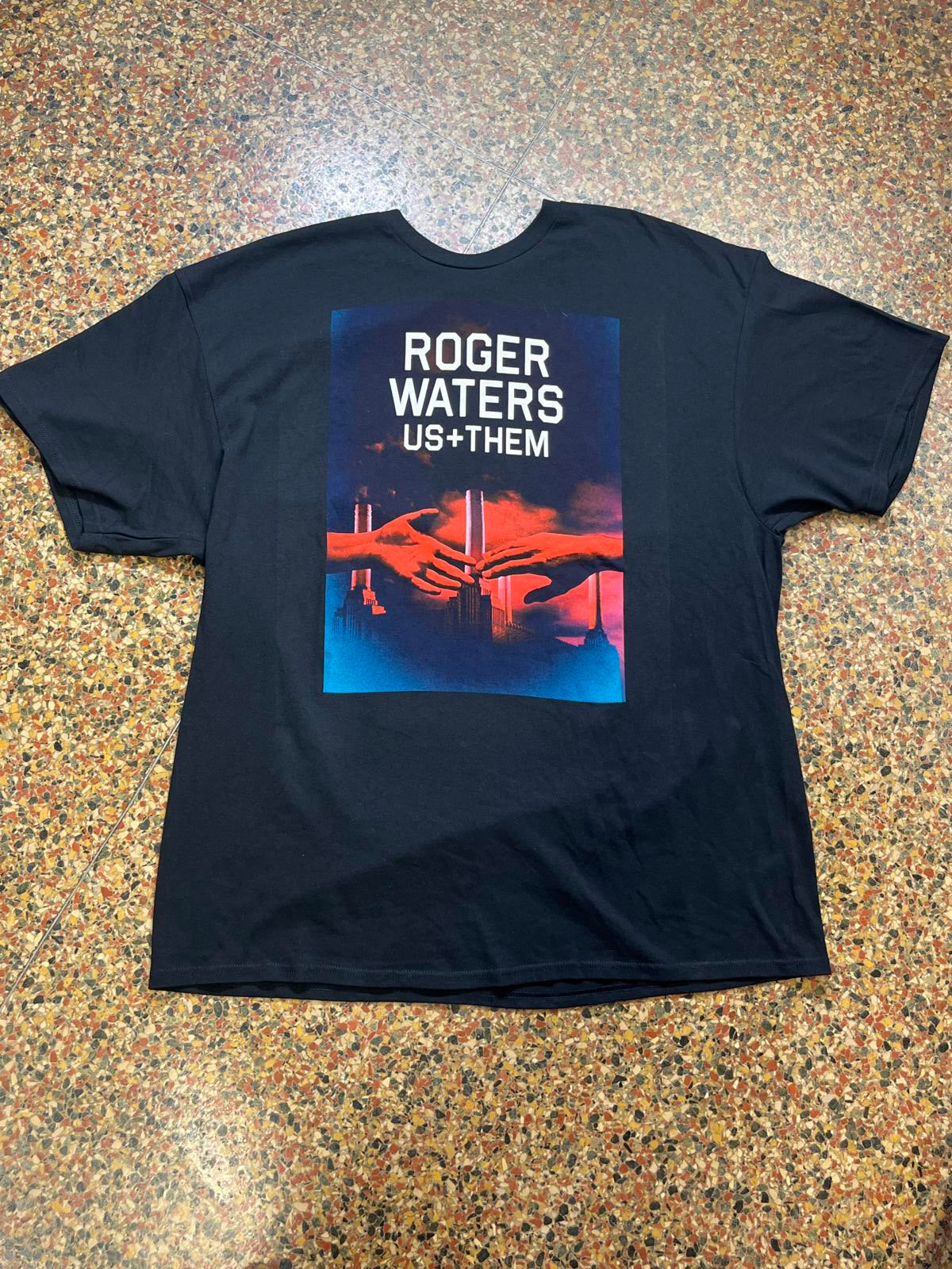 Roger Waters PreOwned 2XL Band tshirt