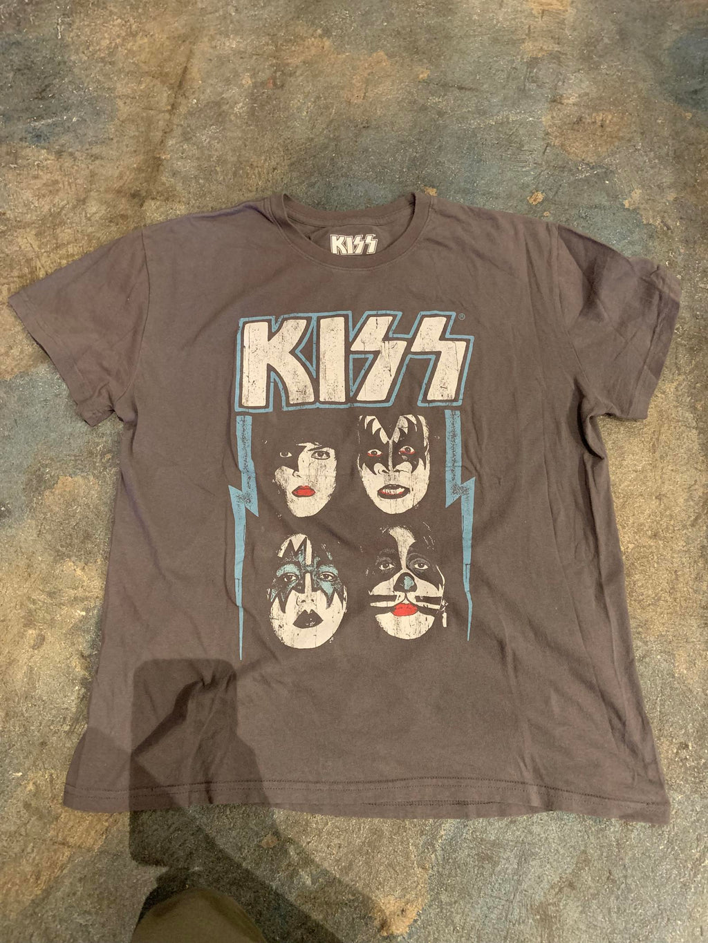 Kiss PreOwned XL Tshirt