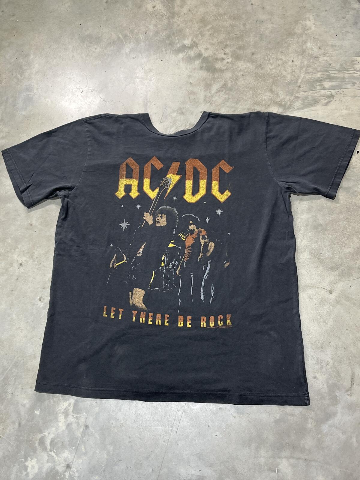 ACDC Preowned Large T-shirt