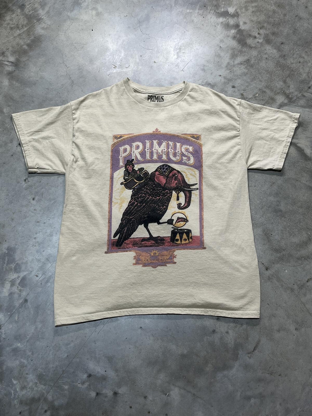 Primus Preowned Large T-shirt
