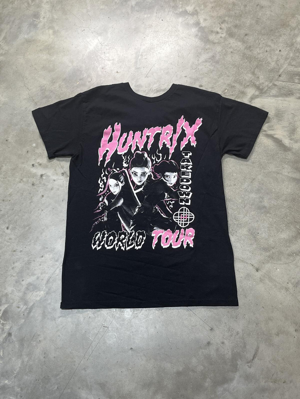 KPOP Demon Hunters Preowned Small T-shirt