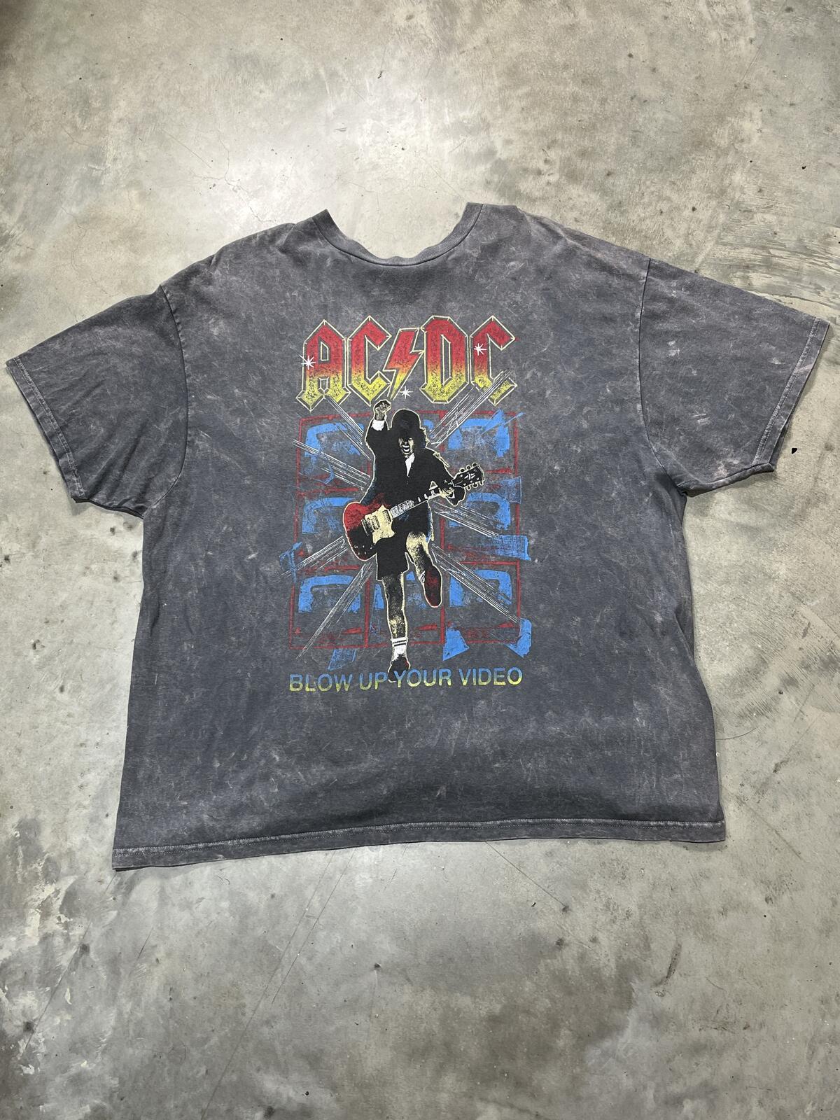 ACDC Preowned XL T-shirt
