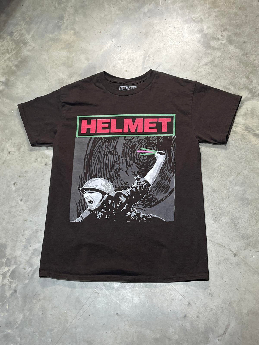 Helmet Preowned Medium T-shirt