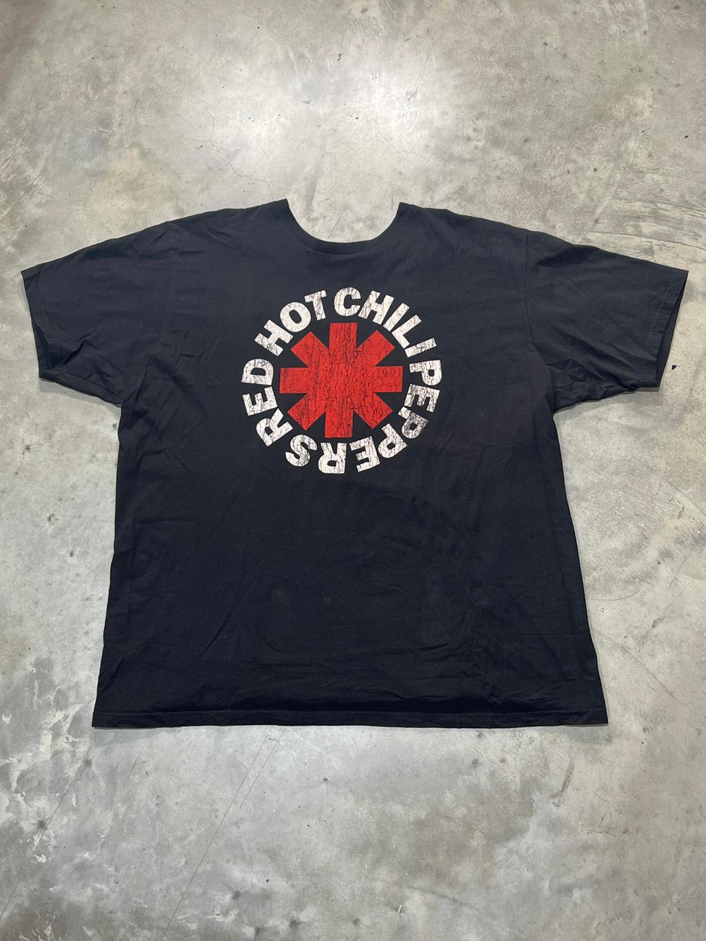 Red Hot Chili Peppers Preowned 2XL T-shirt