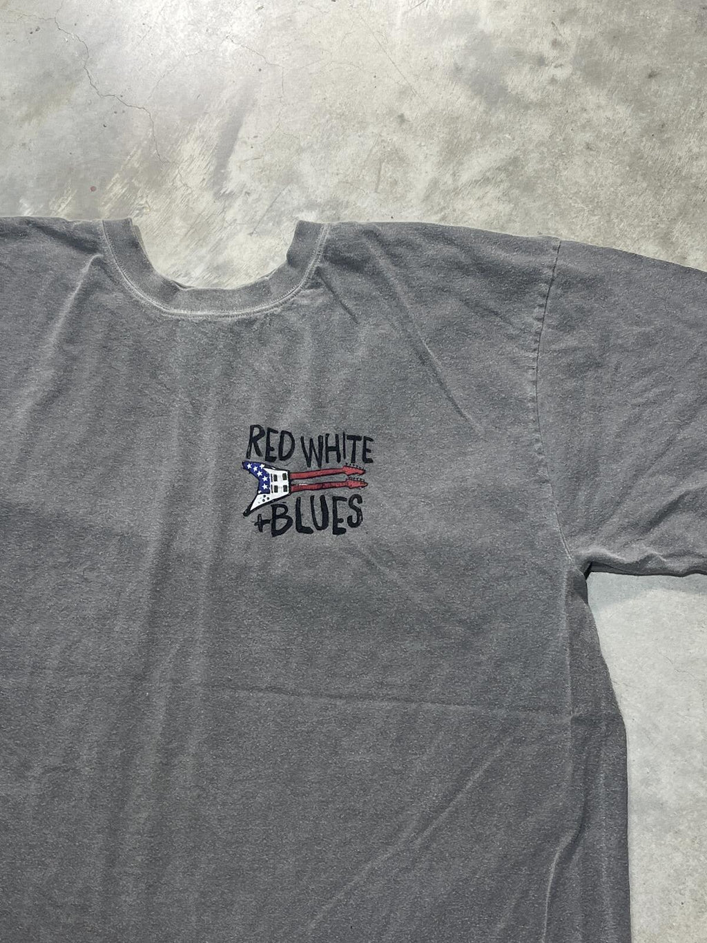 Red White & Blues Preowned XL T-shirt
