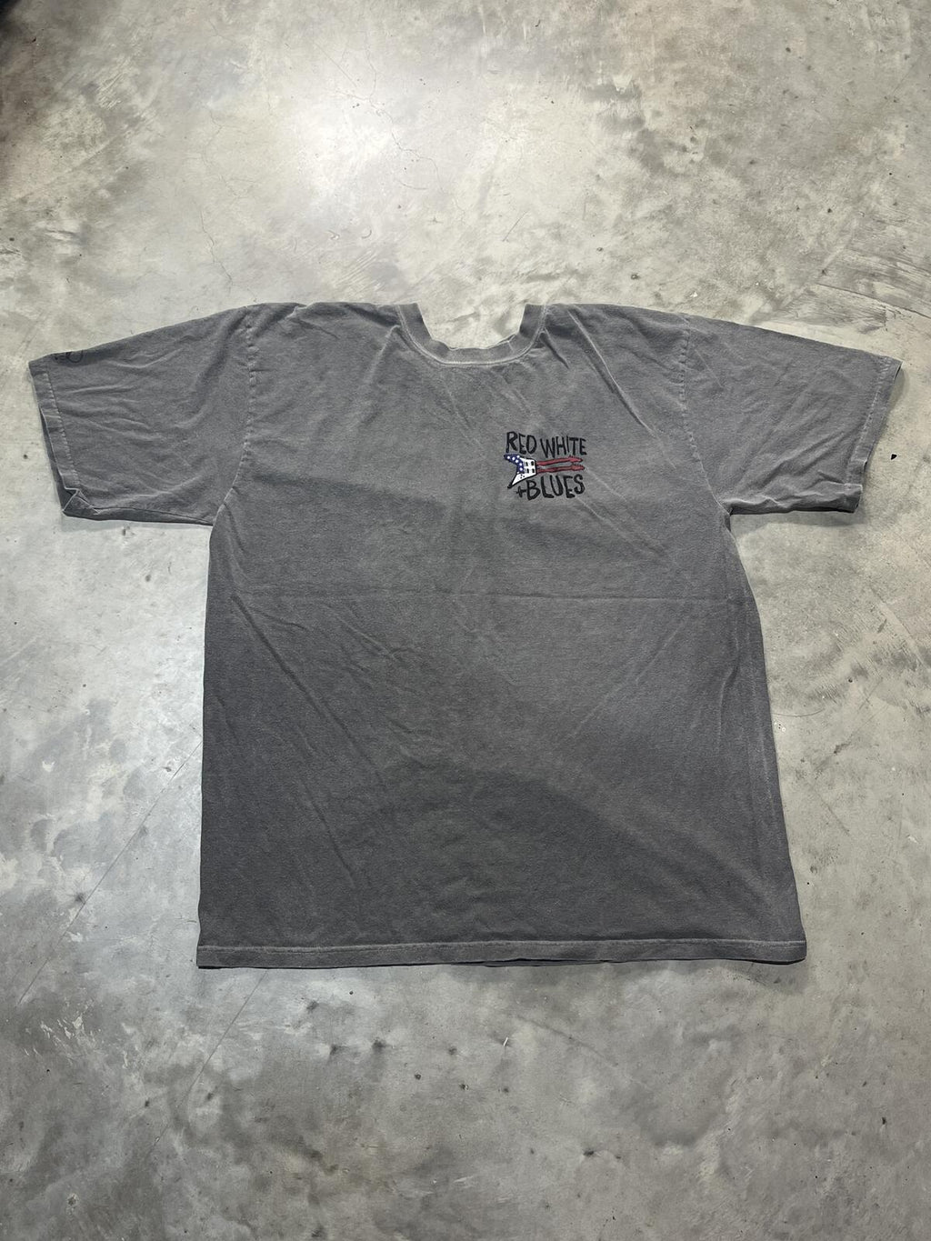 Red White & Blues Preowned XL T-shirt