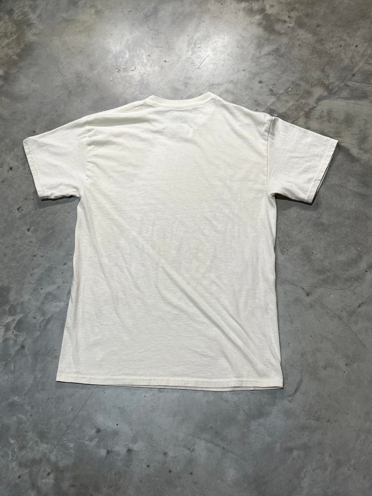 But**ole Surfers Preowned Medium T-shirt