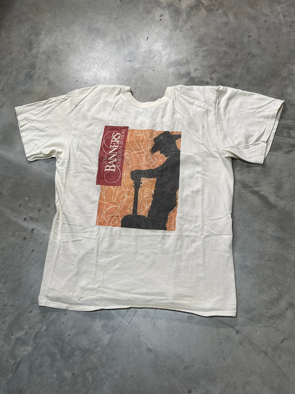 2016 Banners Cultural Season Preowned Large T-shirt
