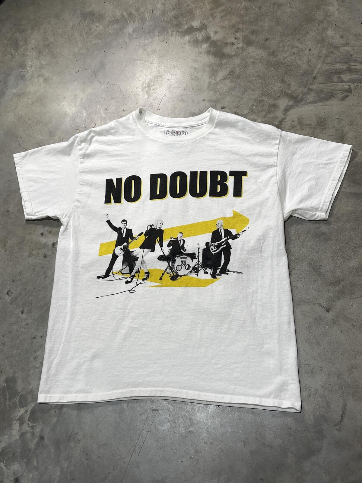 No Doubt Preowned Large T-shirt