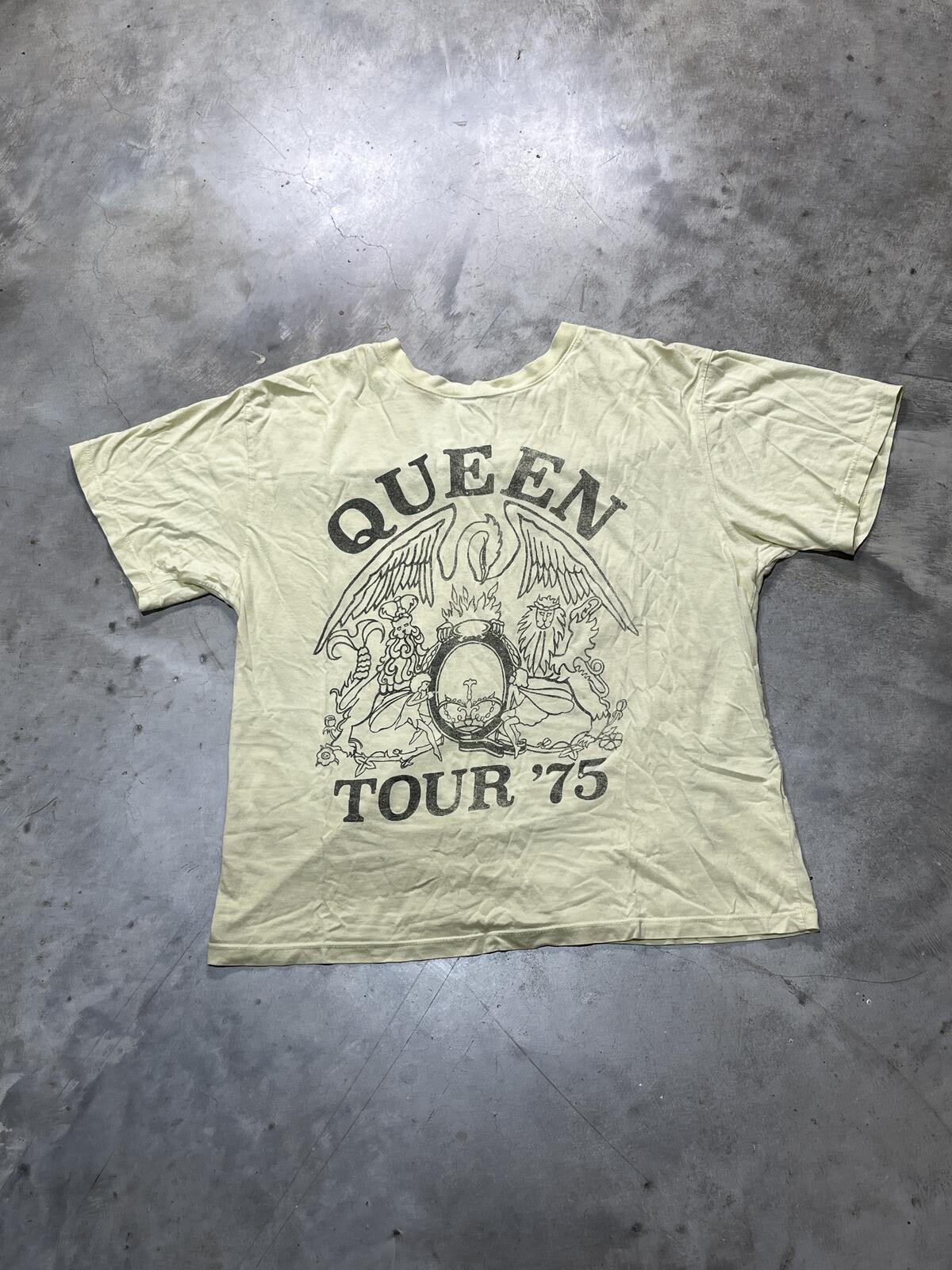 Queen Preowned Medium T-shirt