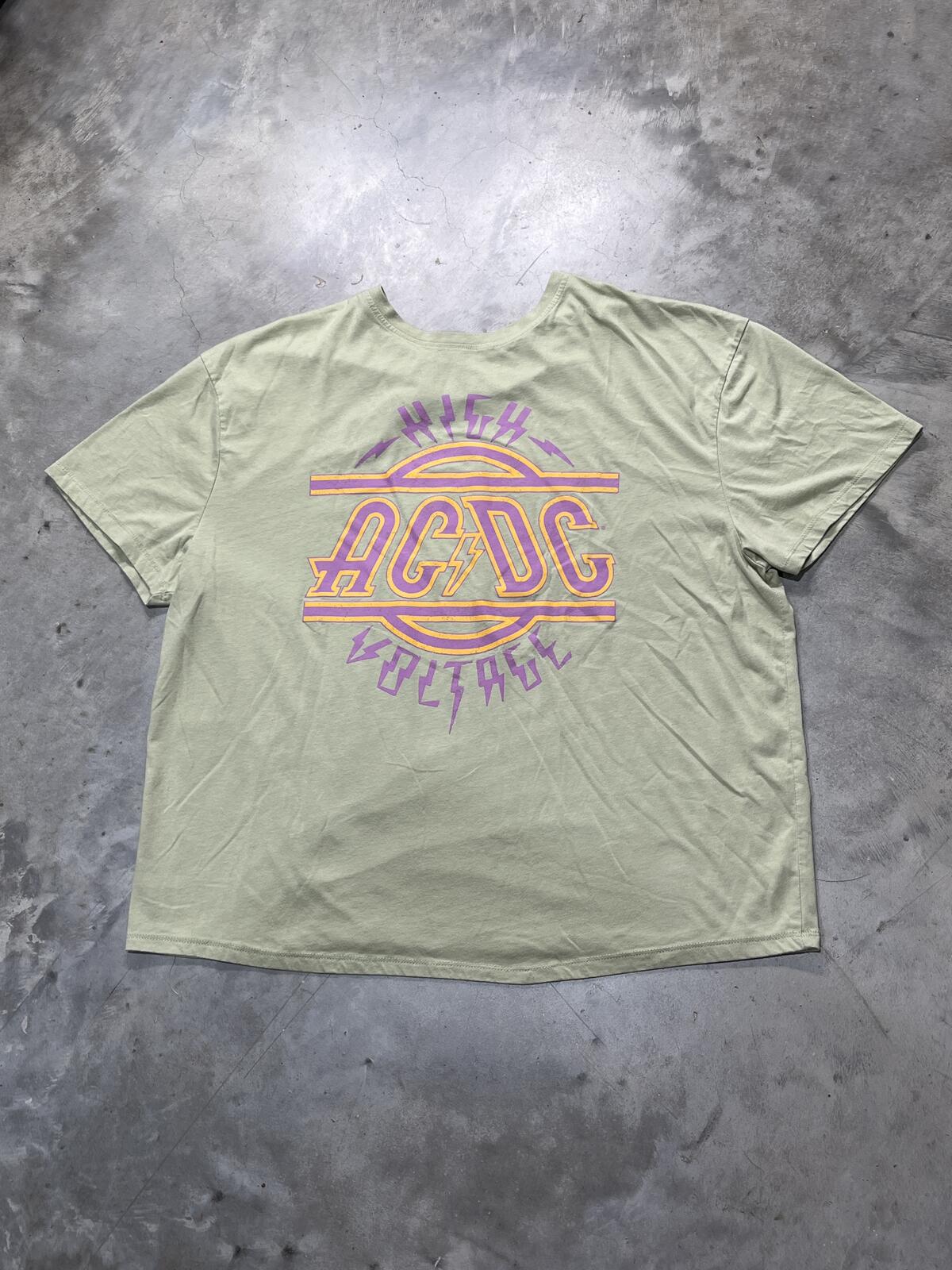 ACDC Preowned Large T-shirt