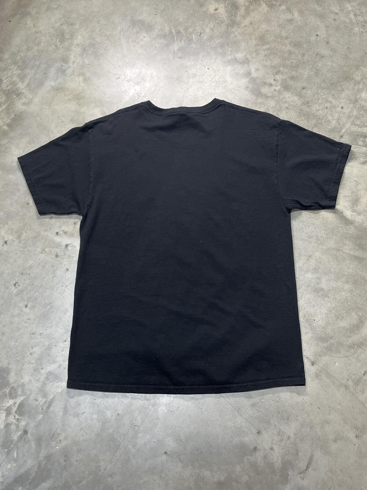 Invictra Preowned Large T-shirt