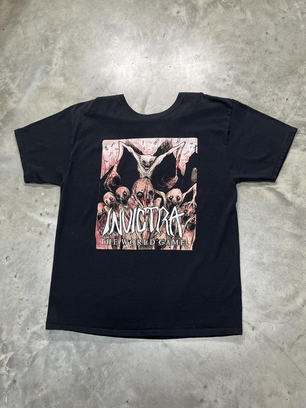 Invictra Preowned Large T-shirt