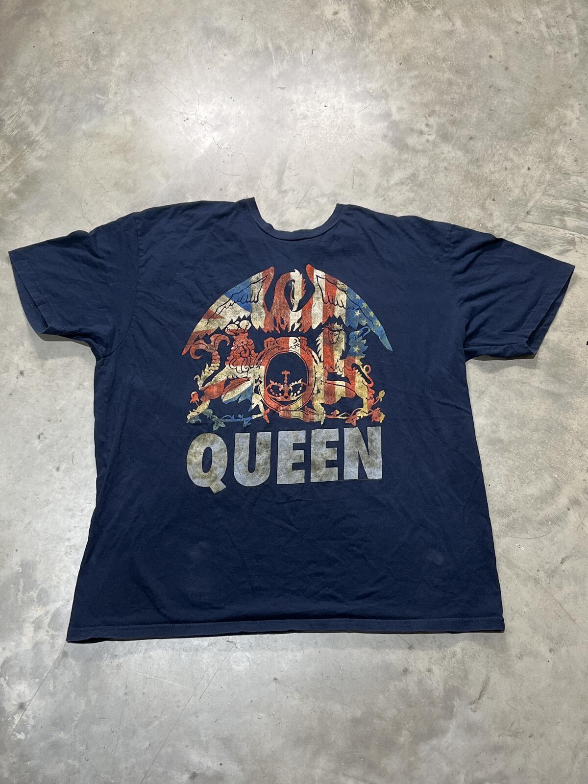 Queen Preowned 2XL T-shirt