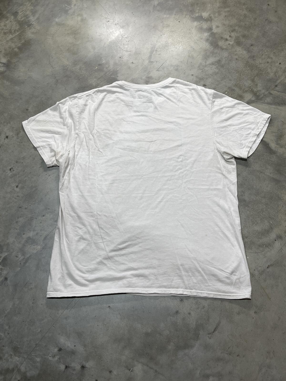 MTV Music Television Preowned Large T-shirt
